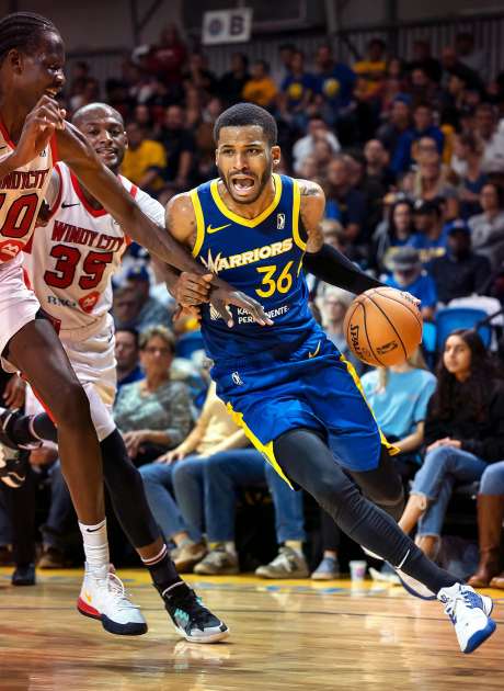 Left: In December, Blue was 225 points shy of passing Renaldo Major for G League career scoring record. Photo: LiPo Ching / Special To The Chronicle