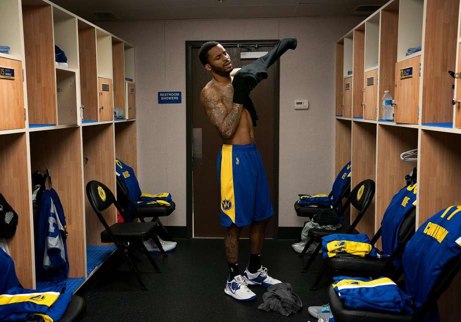 Santa Cruz Warriors guard Vander Blue gets dressed for practice before the NBA G League basketball game against Windy City Bulls. Photo: LiPo Ching / Special To The Chronicle