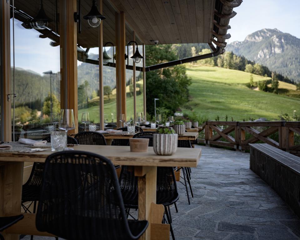Meals at Vila Planinka are paired with astounding alpine views