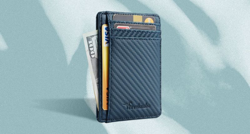 With over 9,300 near-perfect reviews, the Travelambo Slim Wallet the best-selling men's wallet on Amazon. (Photo: Amazon)