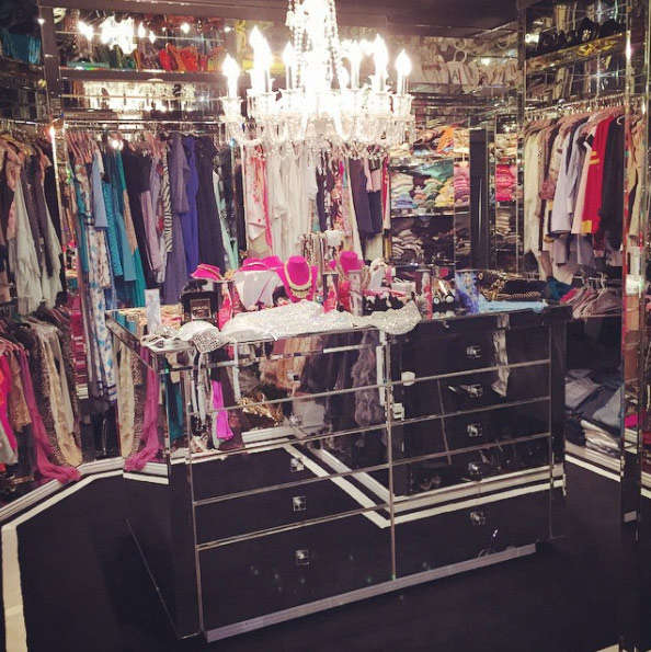 9-Paris-Hilton-wardrobe-instagram