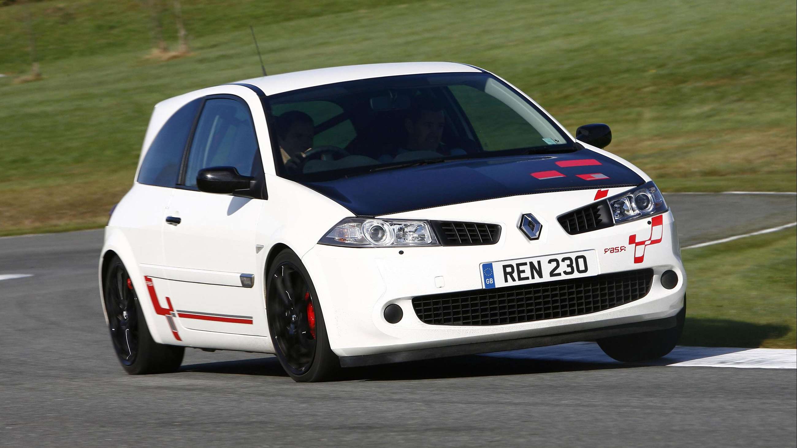 20k-Investment-Cars-3-Renault-Megane-R26R-Goodwood-03072020.jpg