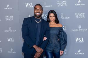 Kanye West, Kim Kardashian are posing for a picture: This is not the first time Kanye West has created an over-the-top floral installation for Kim Kardashian in their home.