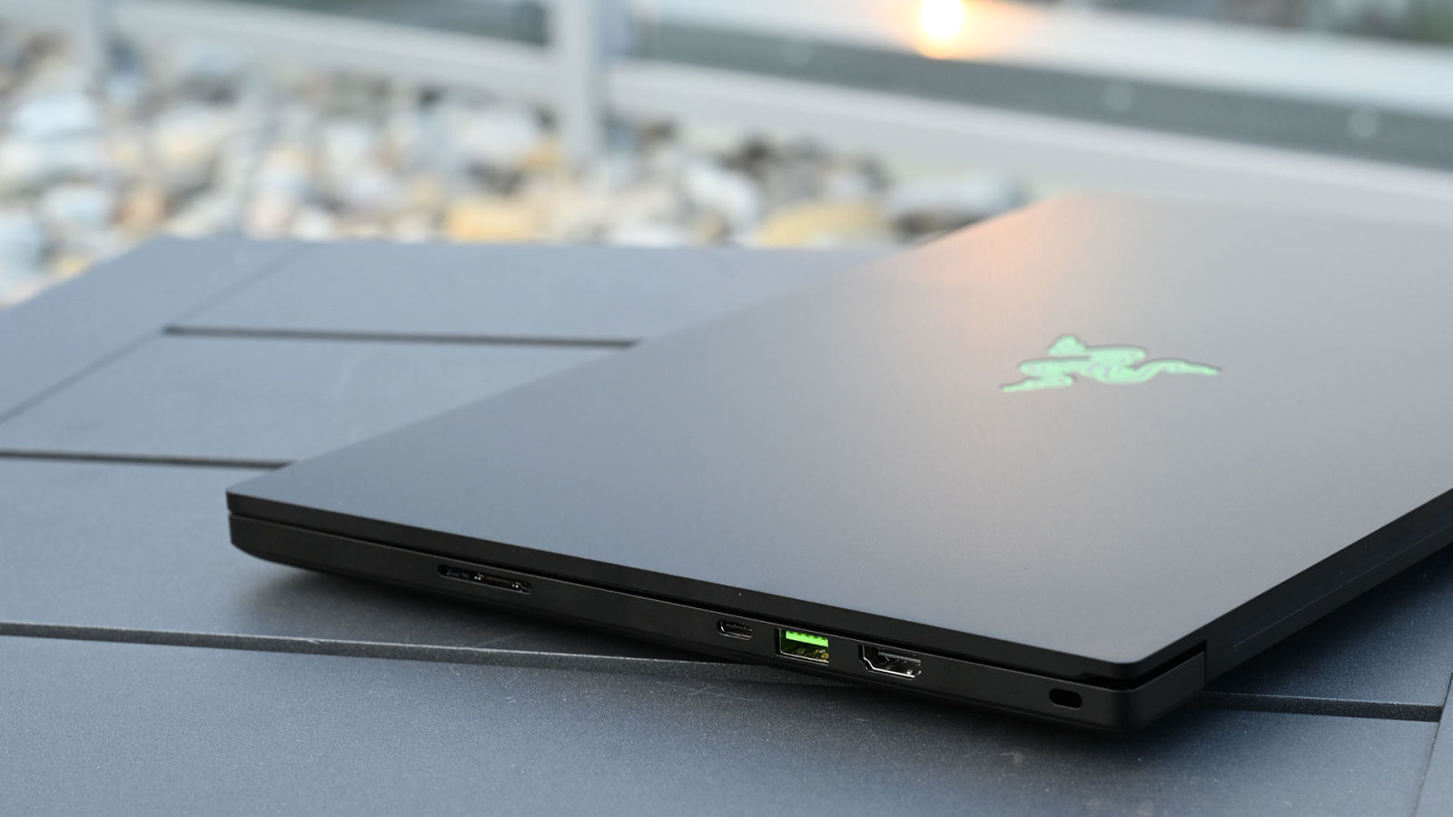 Click through for more close up pics of the Blade 15&#39;s chassis and design. 