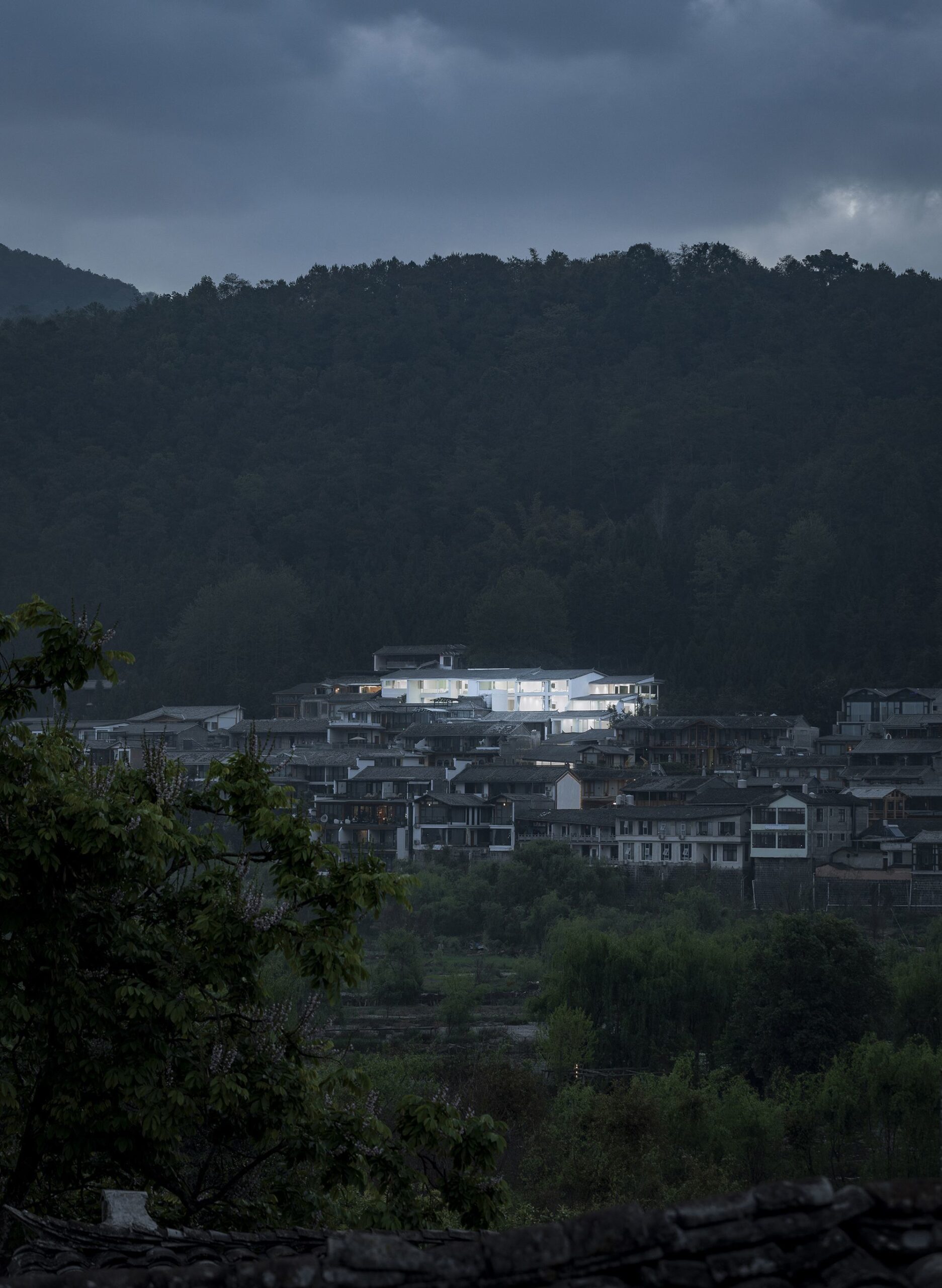 Annso Hill hotel, China, by Studio Qi