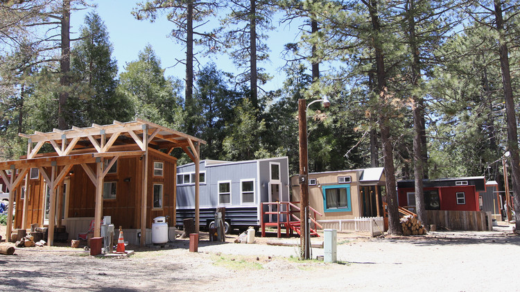 <a href='https://tinyhouseblock.com/'>© Tiny House Block</a>