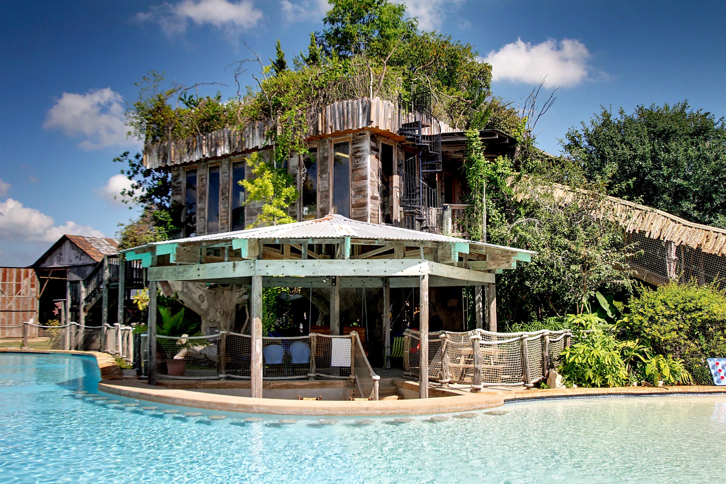 treehouse-stays-guadalupe-river-houses